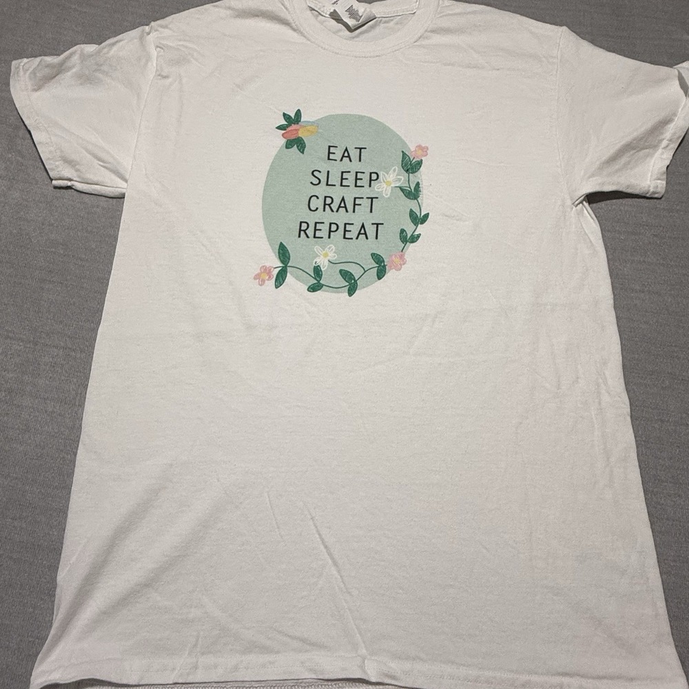 "Eat Sleep‎ Craft Repeat" T-Shirt - Perfect for Crafters and DIY Lovers - Medium